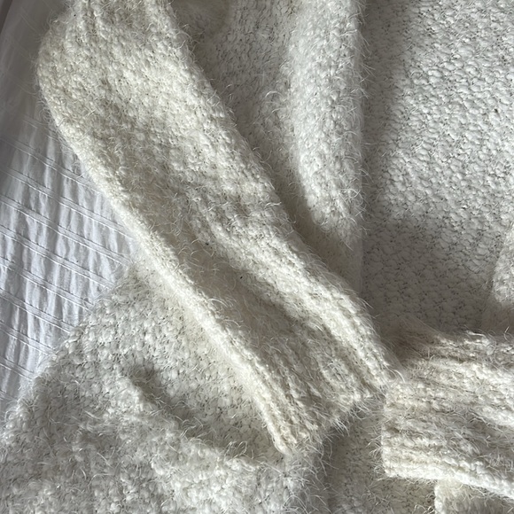SOFT WHITE CARDIGAN - Picture 2 of 2